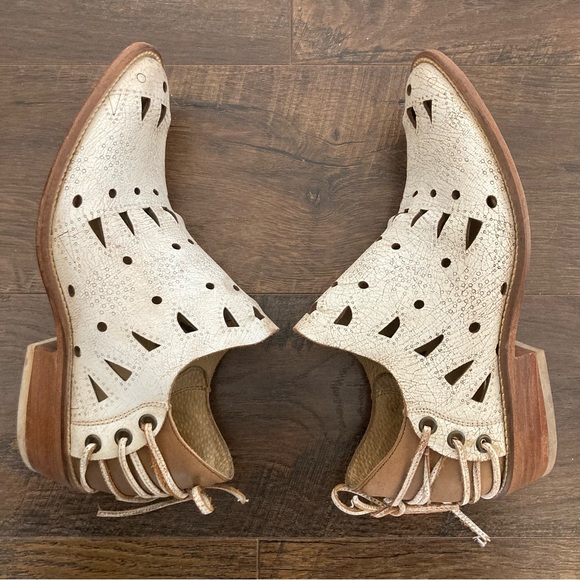 Musse & Cloud Cream Ankle Boots - Picture 4 of 9